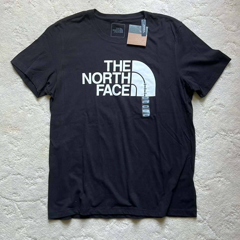 NWT Black The North Face Standard Fit Short Sleeve Tshirt, Ladies Medium
